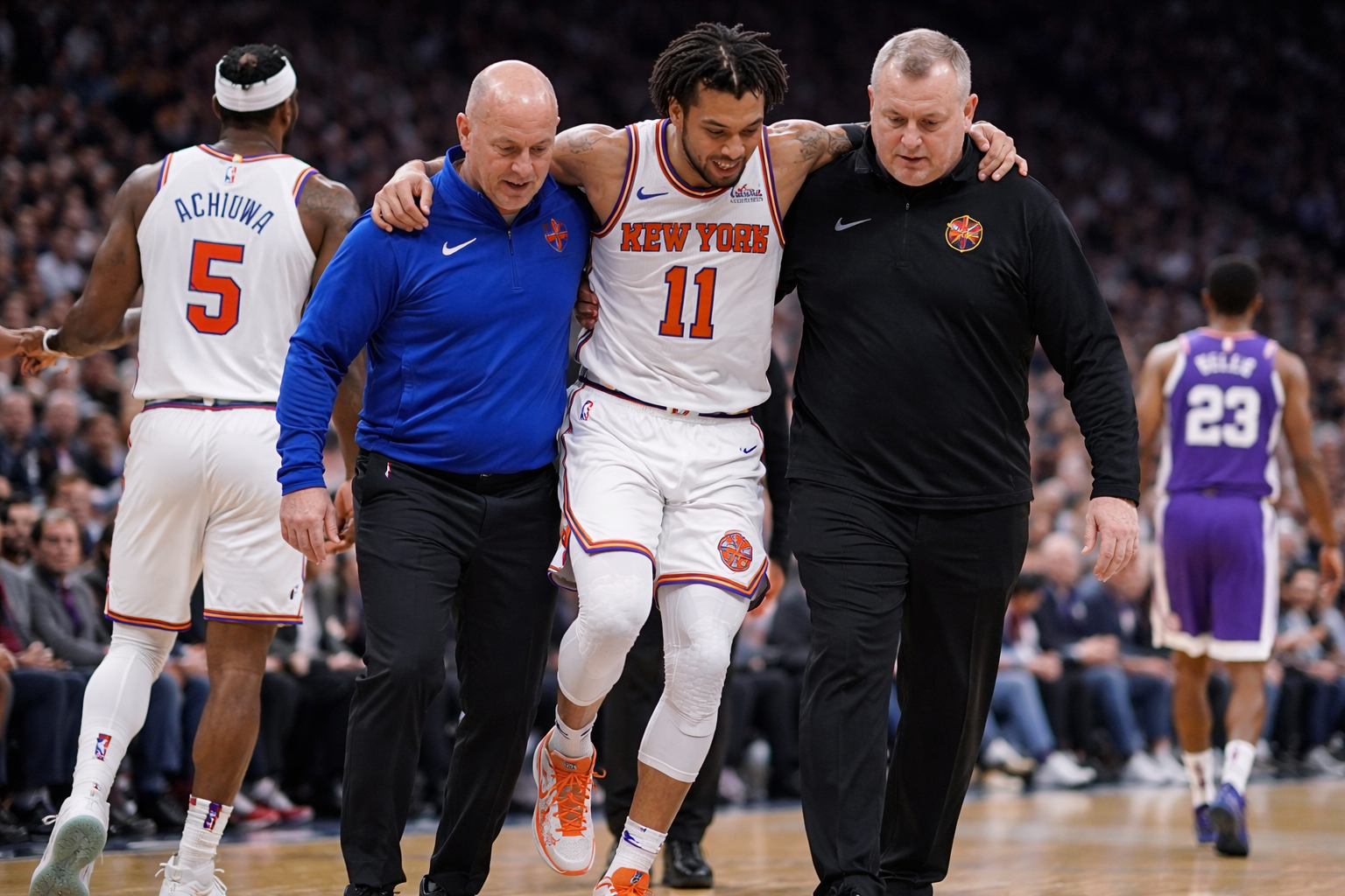 Completed: Knicks’ Jalen Brunson Exits vs. Kings After Right Ankle Injury