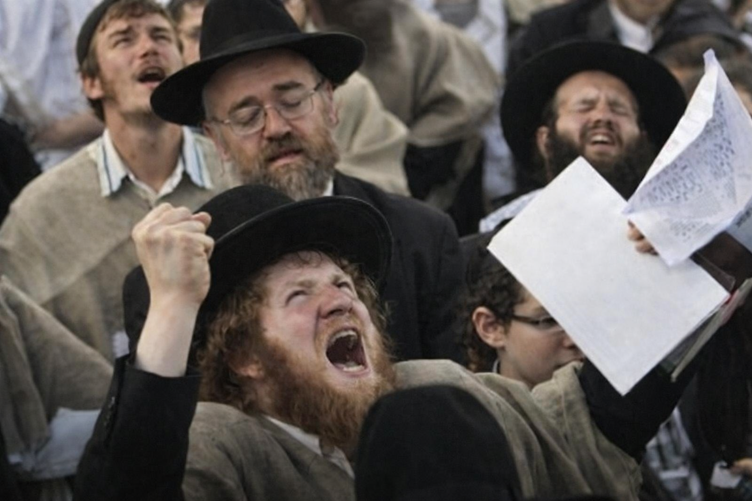 Missile Threats Force Israelis to Spend Nights in Underground Shelters as Iran–Israel Conflict Escalates